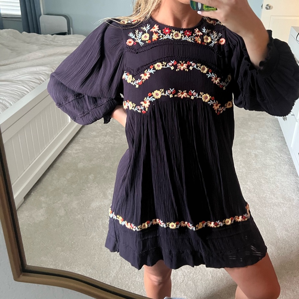 Free people long sleeve embroidered dress navy floral fall size small flowers
